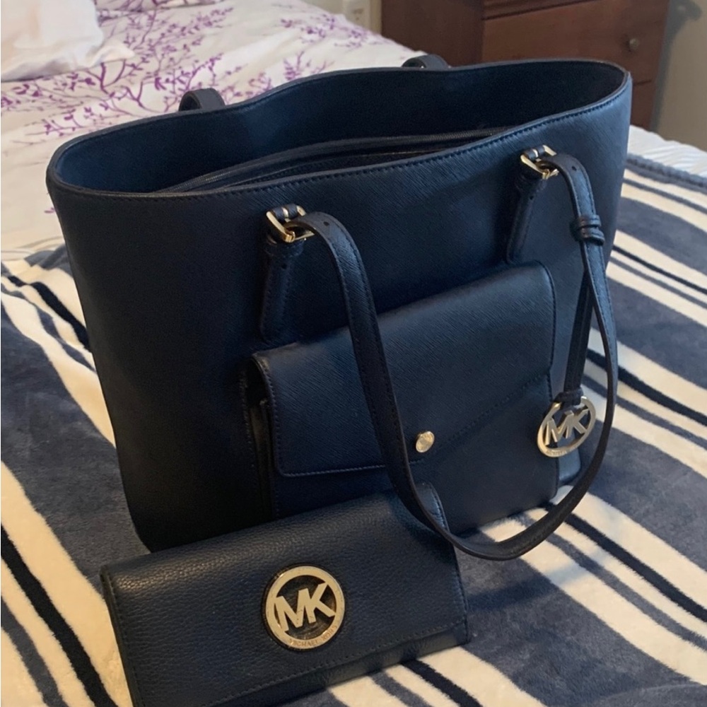 Michael Kors Navy Blue Tote Bag with wallet